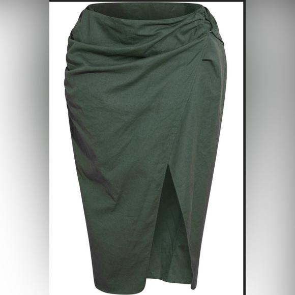 PrettyLittleThing Plus Green ORing Split Leg Midaxi Skirt NWT 24 linen blend - Picture 1 of 14